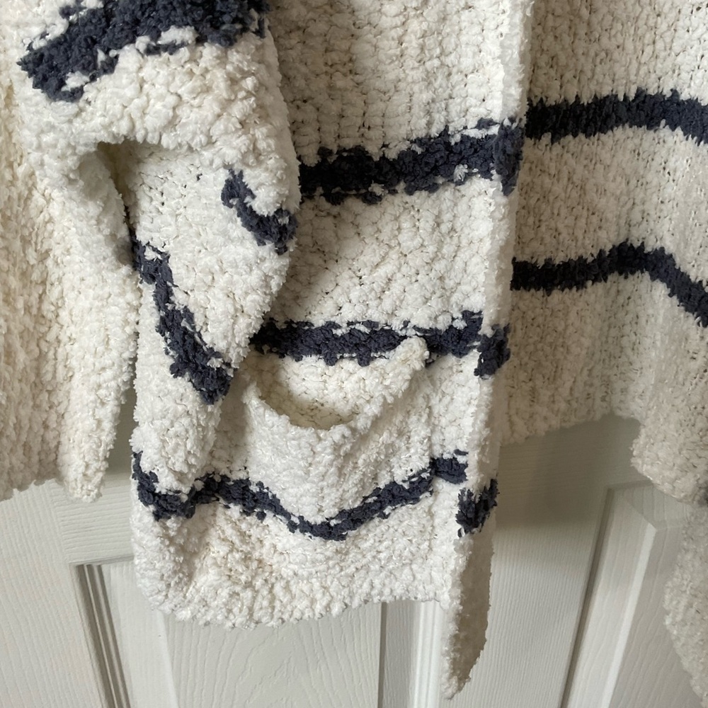 C&C California cardigan. Blue and white. Size L. NWT - Picture 3 of 6
